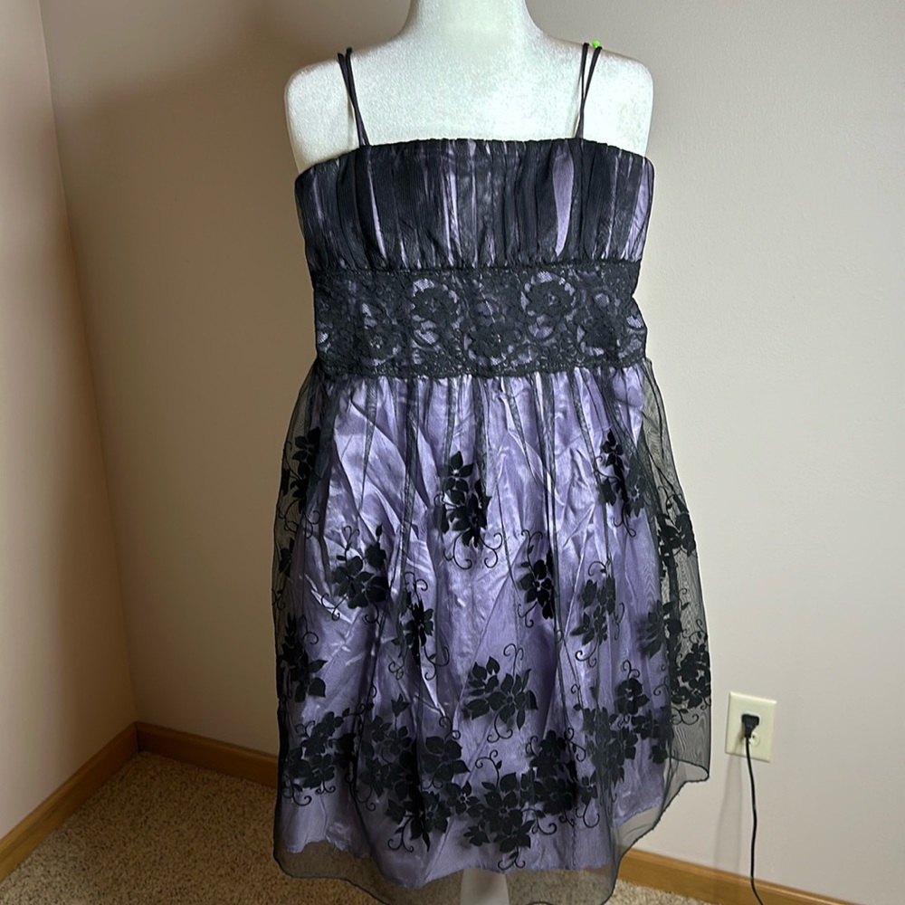 Stunning lace black lace/purple formal